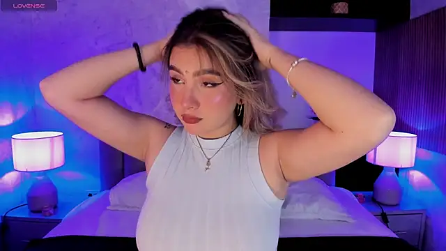 Snapshot of SamantaBone chatting on January 14, 2025, 8:48 pm SamantaBone online show from January 14, 2025, 8:48 pm