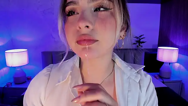 Snapshot of SamantaBone chatting on January 25, 2025, 12:17 am SamantaBone online show from January 25, 2025, 12:17 am