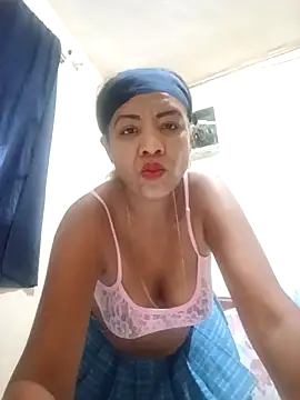 Snapshot of Surreyaa chatting on December 9, 2024, 11:36 am Surreyaa online show from December 9, 2024, 11:36 am