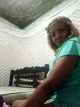 Snapshot of Surreyaa chatting on January 5, 2025, 9:48 am Surreyaa online show from January 5, 2025, 9:48 am