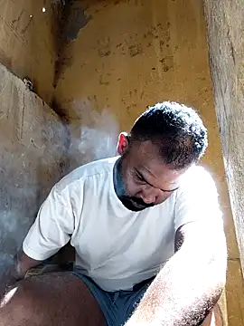 Snapshot of ListedLoin chatting on October 6, 2025, 10:34 am ListedLoin online show from October 6, 2025, 10:34 am