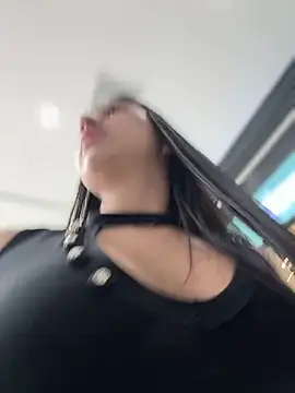 Snapshot of VAL_PRINCESS chatting on March 5, 2025, 9:04 pm VAL PRINCESS online show from March 5, 2025, 9:04 pm