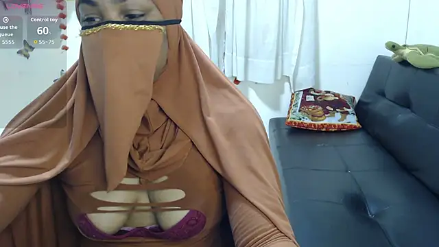 Snapshot of Aaliyah_brown chatting on September 23, 2025, 2:58 am Aaliyah brown online show from September 23, 2025, 2:58 am