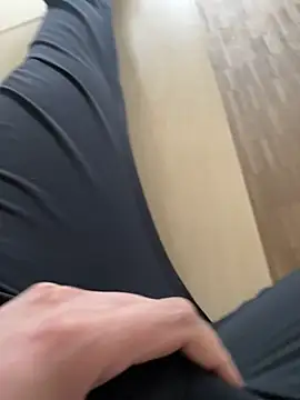 Snapshot of bigschlong290 chatting on September 25, 2025, 2:21 pm bigschlong290 online show from September 25, 2025, 2:21 pm