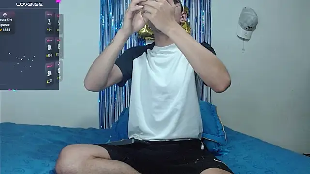 Snapshot of samfox_ chatting on September 15, 2025, 11:21 am samfox  online show from September 15, 2025, 11:21 am