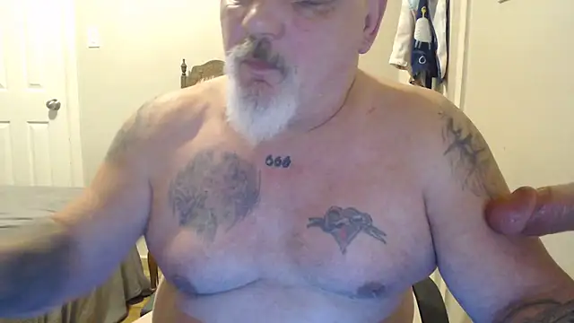 Snapshot of Newfiesausage1972 chatting on March 2, 2025, 2:54 pm Newfiesausage1972 online show from March 2, 2025, 2:54 pm