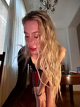 Snapshot of meanexx chatting on December 6, 2024, 12:49 pm meanexx online show from December 6, 2024, 12:49 pm