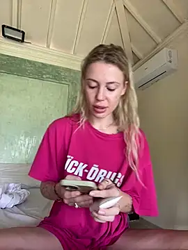 Snapshot of meanexx chatting on January 23, 2025, 6:06 am meanexx online show from January 23, 2025, 6:06 am