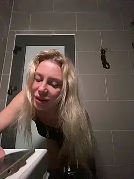 Snapshot of meanexx chatting on January 26, 2025, 7:52 pm meanexx online show from January 26, 2025, 7:52 pm