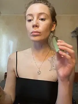 Snapshot of meanexx chatting on October 1, 2025, 11:05 am meanexx online show from October 1, 2025, 11:05 am