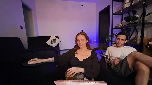 Snapshot of Chaptertoo chatting on February 9, 2025, 1:00 am Chaptertoo online show from February 9, 2025, 1:00 am