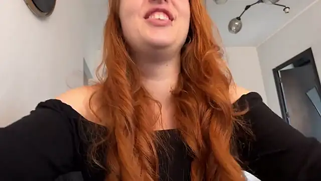 Snapshot of Chaptertoo chatting on September 20, 2025, 11:00 am Chaptertoo online show from September 20, 2025, 11:00 am