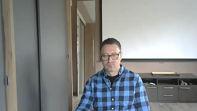 Snapshot of HarrySnake chatting on October 10, 2025, 8:13 am HarrySnake online show from October 10, 2025, 8:13 am