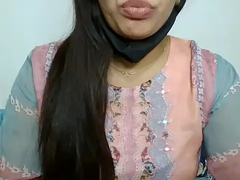 Snapshot of sparkling_queen chatting on December 11, 2024, 4:20 pm sparkling queen online show from December 11, 2024, 4:20 pm