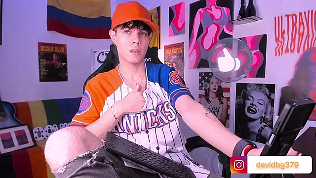 Snapshot of cinnamon_boyxxx chatting on February 11, 2025, 12:49 am cinnamon boyxxx online show from February 11, 2025, 12:49 am