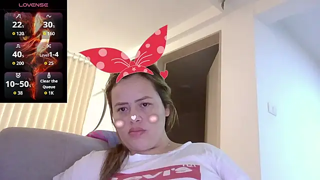 Snapshot of saramartinez1000 chatting on September 10, 2025, 2:06 pm saramartinez1000 online show from September 10, 2025, 2:06 pm