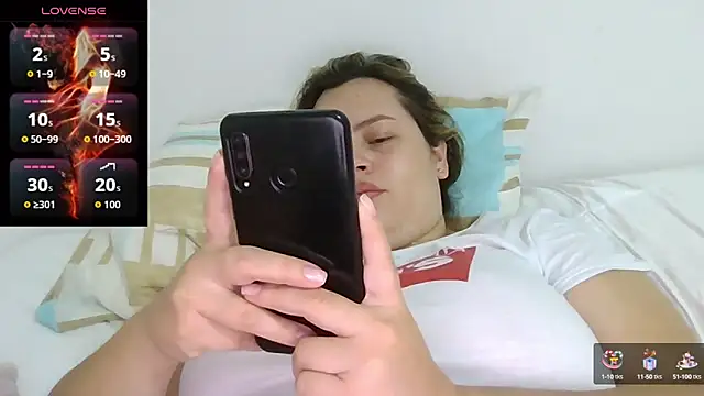 Snapshot of saramartinez1000 chatting on September 20, 2025, 3:35 pm saramartinez1000 online show from September 20, 2025, 3:35 pm