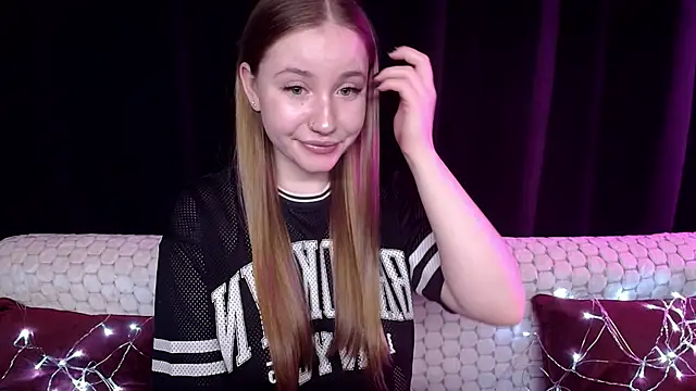 Snapshot of SindiWatsoon chatting on December 17, 2024, 5:26 pm SindiWatsoon online show from December 17, 2024, 5:26 pm