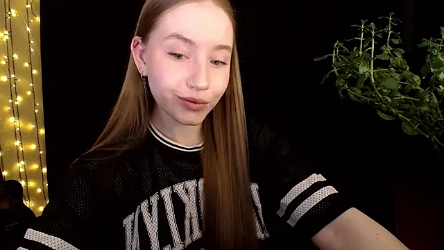 Snapshot of SindiWatsoon chatting on September 23, 2025, 8:17 am SindiWatsoon online show from September 23, 2025, 8:17 am