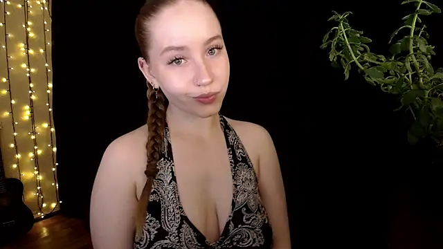 Snapshot of SindiWatsoon chatting on October 19, 2025, 11:22 am SindiWatsoon online show from October 19, 2025, 11:22 am