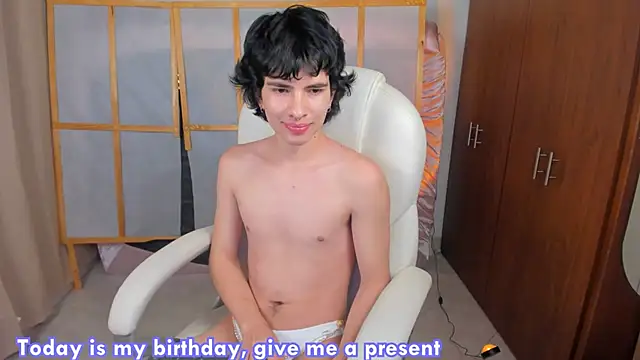 Snapshot of Angelo_duarte chatting on March 8, 2025, 6:05 pm Angelo duarte online show from March 8, 2025, 6:05 pm