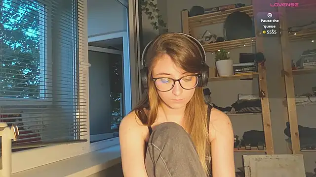 Snapshot of monlight__dana chatting on September 20, 2025, 4:52 pm monlight  dana online show from September 20, 2025, 4:52 pm