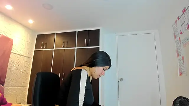 Snapshot of Charlotte_Ice1 chatting on February 6, 2025, 3:31 pm Charlotte Ice1 online show from February 6, 2025, 3:31 pm