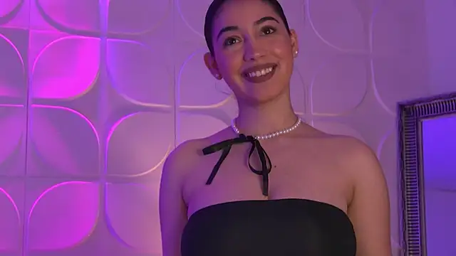 Snapshot of Amy_Sin chatting on February 3, 2025, 3:27 pm Amy Sin online show from February 3, 2025, 3:27 pm