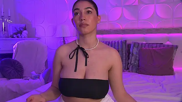 Snapshot of Amy_Sin chatting on February 3, 2025, 7:31 pm Amy Sin online show from February 3, 2025, 7:31 pm