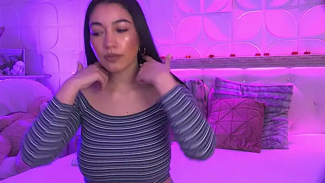 Snapshot of Amy_Sin chatting on March 2, 2025, 3:27 pm Amy Sin online show from March 2, 2025, 3:27 pm