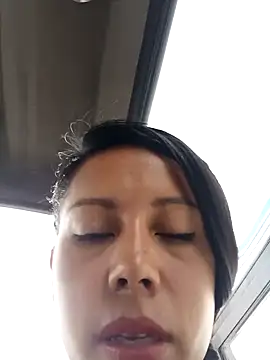 Snapshot of _andrea30 chatting on December 17, 2024, 4:32 pm  andrea30 online show from December 17, 2024, 4:32 pm