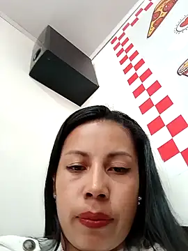 Snapshot of _andrea30 chatting on December 20, 2024, 9:28 pm  andrea30 online show from December 20, 2024, 9:28 pm