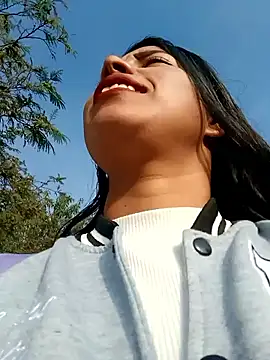 Snapshot of _andrea30 chatting on February 19, 2025, 12:33 pm  andrea30 online show from February 19, 2025, 12:33 pm