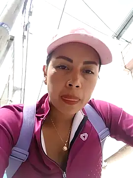 Snapshot of _andrea30 chatting on February 25, 2025, 3:27 pm  andrea30 online show from February 25, 2025, 3:27 pm