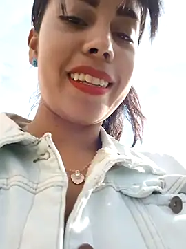 Snapshot of _andrea30 chatting on March 21, 2025, 12:39 pm  andrea30 online show from March 21, 2025, 12:39 pm