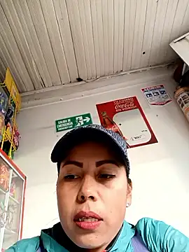 Snapshot of _andrea30 chatting on September 11, 2025, 11:21 am  andrea30 online show from September 11, 2025, 11:21 am