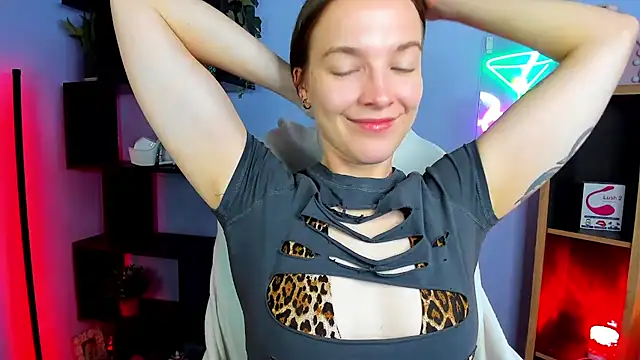 Snapshot of kenzie_x chatting on October 31, 2025, 7:42 am kenzie x online show from October 31, 2025, 7:42 am