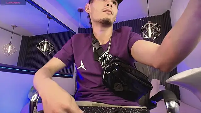 Snapshot of _white_fox_1 chatting on September 17, 2025, 11:28 pm white fox 1 online show from September 17, 2025, 11:28 pm