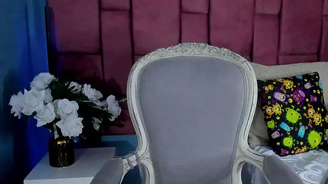Snapshot of NinaInk chatting on January 25, 2025, 12:05 pm NinaInk online show from January 25, 2025, 12:05 pm