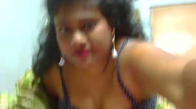 Snapshot of sexy_roma chatting on January 11, 2025, 1:01 pm sexy roma online show from January 11, 2025, 1:01 pm