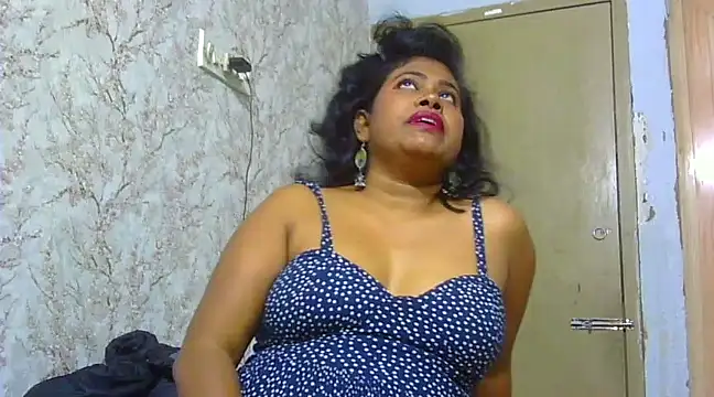 Snapshot of sexy_roma chatting on January 14, 2025, 11:31 am sexy roma online show from January 14, 2025, 11:31 am