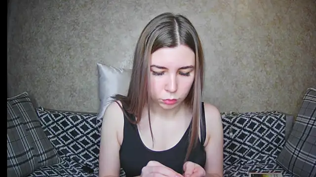 Snapshot of ElllaNuar chatting on December 19, 2024, 4:56 am ElllaNuar online show from December 19, 2024, 4:56 am