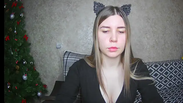 Snapshot of ElllaNuar chatting on January 30, 2025, 4:27 am ElllaNuar online show from January 30, 2025, 4:27 am