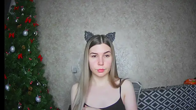 Snapshot of ElllaNuar chatting on January 30, 2025, 8:11 am ElllaNuar online show from January 30, 2025, 8:11 am