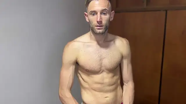 Snapshot of aquilesmade chatting on December 8, 2024, 12:07 am aquilesmade online show from December 8, 2024, 12:07 am