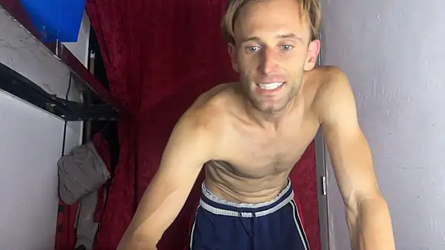 Snapshot of aquilesmade chatting on September 24, 2025, 10:07 am aquilesmade online show from September 24, 2025, 10:07 am