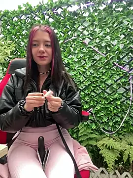 Snapshot of Isabella_21x chatting on January 10, 2025, 12:26 pm Isabella 21x online show from January 10, 2025, 12:26 pm