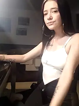 Snapshot of Isabella_21x chatting on January 16, 2025, 12:20 pm Isabella 21x online show from January 16, 2025, 12:20 pm
