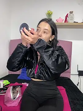Snapshot of Isabella_21x chatting on March 1, 2025, 12:23 pm Isabella 21x online show from March 1, 2025, 12:23 pm