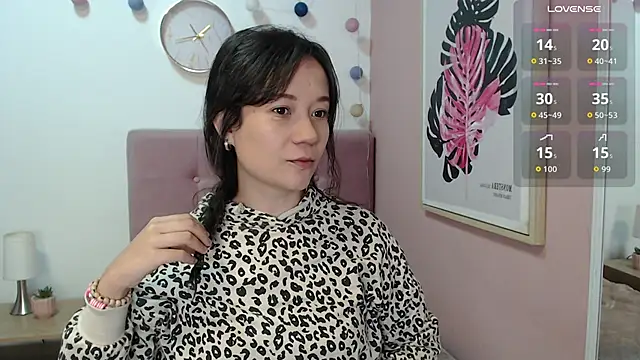 Snapshot of lanna_1878 chatting on October 17, 2025, 1:25 pm lanna 1878 online show from October 17, 2025, 1:25 pm